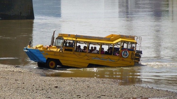 Missouri: 11 Dead After Duck Boat Sinks During Storm ...