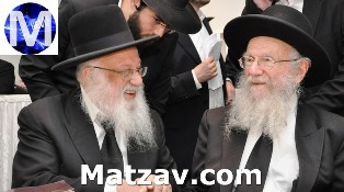 (L-R) Rav Berel Povarsky, Rosh Yeshivas Ponevez, with Rav Yaakov Edelstein.