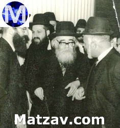 Rav Yaakov Edelstein (on left) greeting Rav Shach to Yeshivas HaSharon in the 1960's