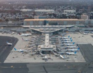 FAA Hires 2,000+ Gamers to Be Air Traffic Controllers