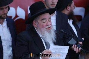 Shas Moetzes Member Tells Chareidi IDF Commander to Leave Military Service