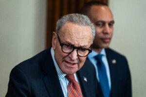 Schumer Demands Answers After Secret Service Quietly Moved Trump to Decoy Aircraft Amid Iran Threat