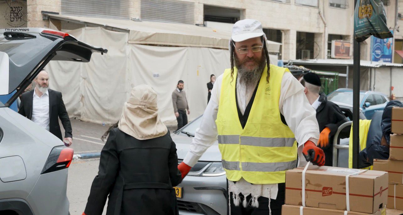 Close to 30,000 families in Eretz Yisroel will celebrate Pesach with the help...