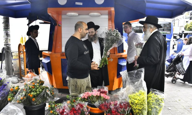 Photo Essay: Erev Shavuos 5786 in Bnei Brak (Photos by Shuki Lerer)