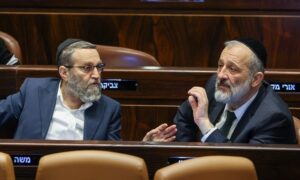 Deri: ‘I Don’t Believe Gafni Will Go With Eisenkot’ | Gafni Responds: ‘I’ll Go With Whoever Resolves the Issue of Bnei Yeshivos’