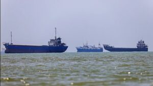 US Navy’s Secret Hormuz Mission Keeps Oil Flowing Under Iranian Fire