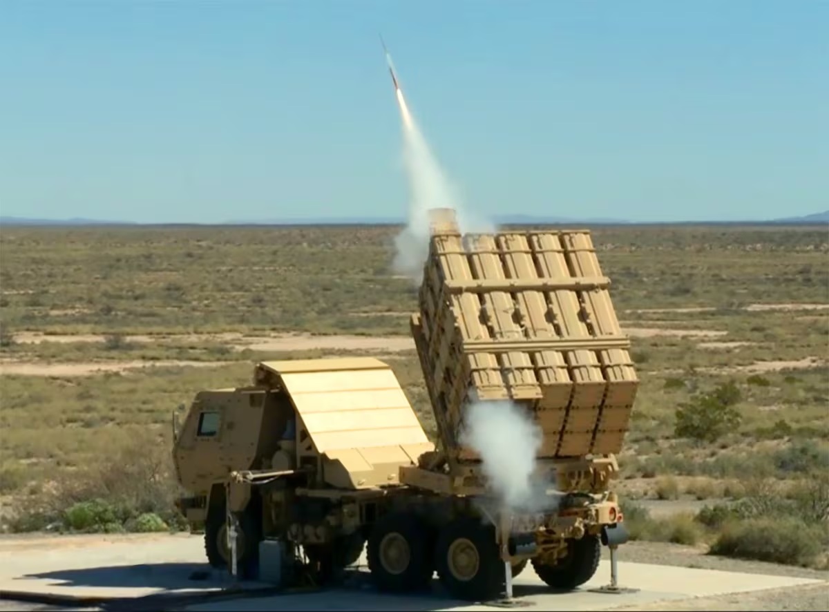 Trump: America Will Teach Ukraine to Make Its Own Patriot Missiles Under Licence