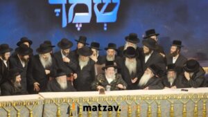 Vizhnitzer Rebbe Appears at Major “Mekadshei Shemecha” Maamad Despite Frail Health