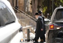 Joy in Brisk: Rav Avrohom Yehoshua Soloveitchik Returns to Yeshiva to Deliver Elul Shiur