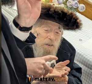 The Komarna Rebbe of Manhattan, Rav Yehoshua Safrin zt”l