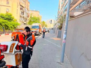 14-Year-Old Girl Loses Fingers in Mixer Accident While Preparing Challahs for Shabbos