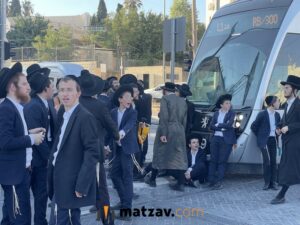 Midnight Drama: Ateres Shlomo Bochur Avoids Transfer to Military Police as Protests Loom Over Separate Arrest