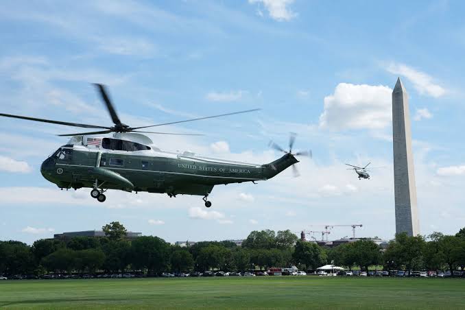 Helicopter Carrying Trump Flies Near Passenger Jet in Washington Airspace