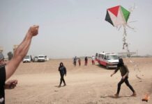 Hamas Calls Gaza Kites ‘Children’s Toys’ as Israel Warns Launchers Will Be Targeted