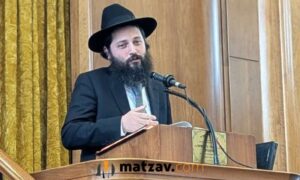 Rav Yosef Chaim Shneur Kotler Delivers First Shiur at Bais Medrash Govoah