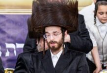 Belzer Bochurim to Daven Rosh Hashanah in ‘Groisse Shtub’ Amid Rebbe’s Hospitalization